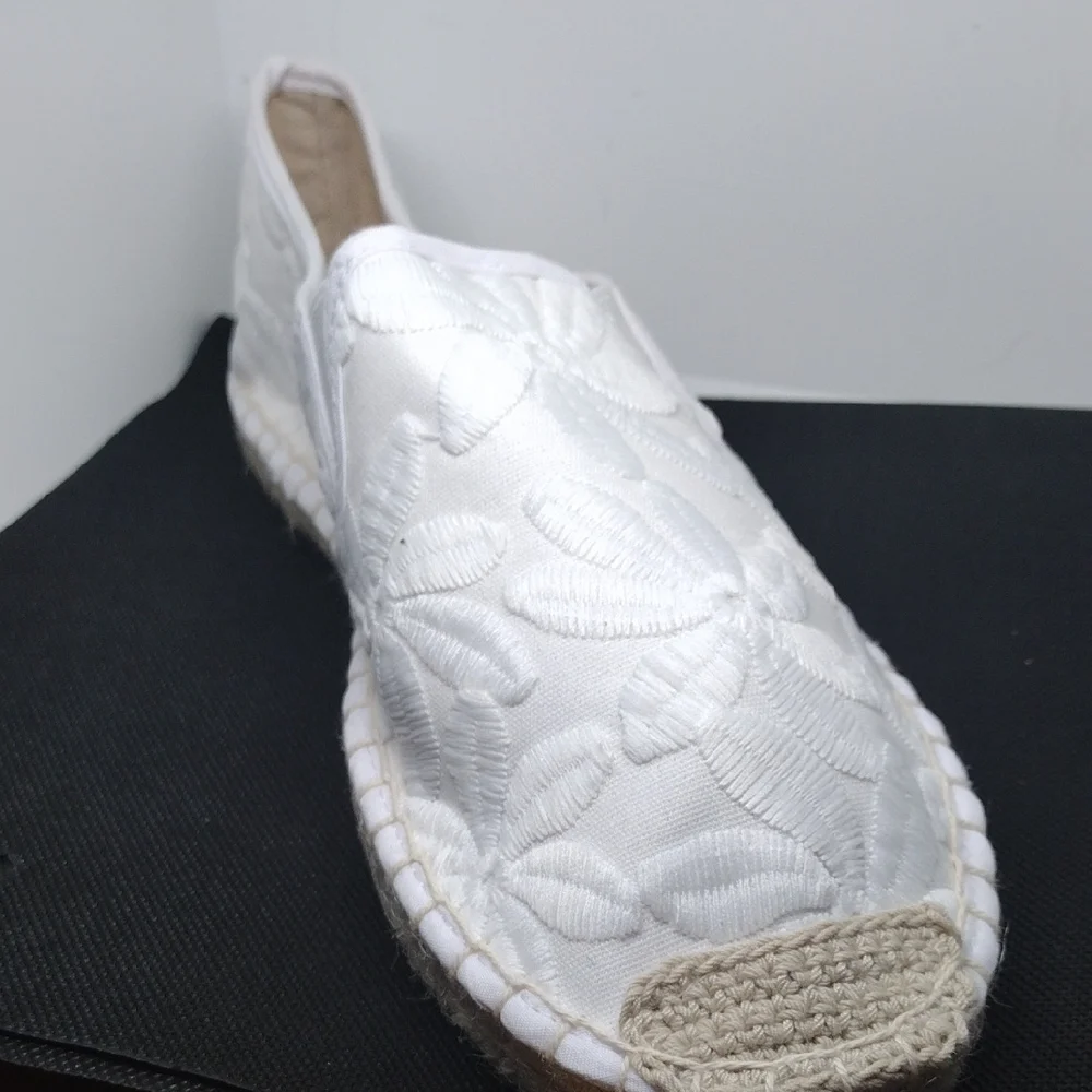 White Floral Lace Slip On Espadrilles Shoes Size 7
